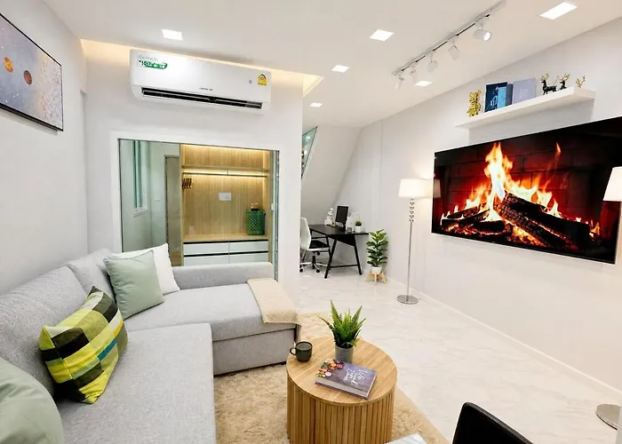 2 Bedroom Luxury & Spacious House In Sathorn ヴィラ *