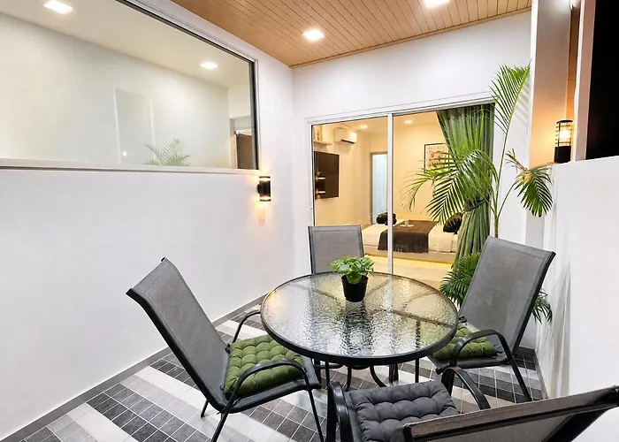 2 Bedroom Luxury & Spacious House In Sathorn ヴィラ *