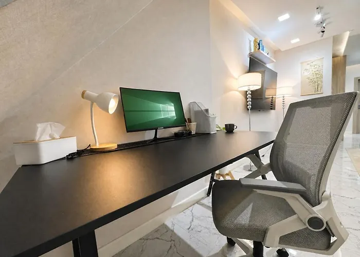 2 Bedroom Luxury & Spacious House In Sathorn *